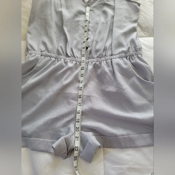 Urban Outfitters Kimchi Blue Grey Short Summer Romper Womens size Large - Picture 3 of 12